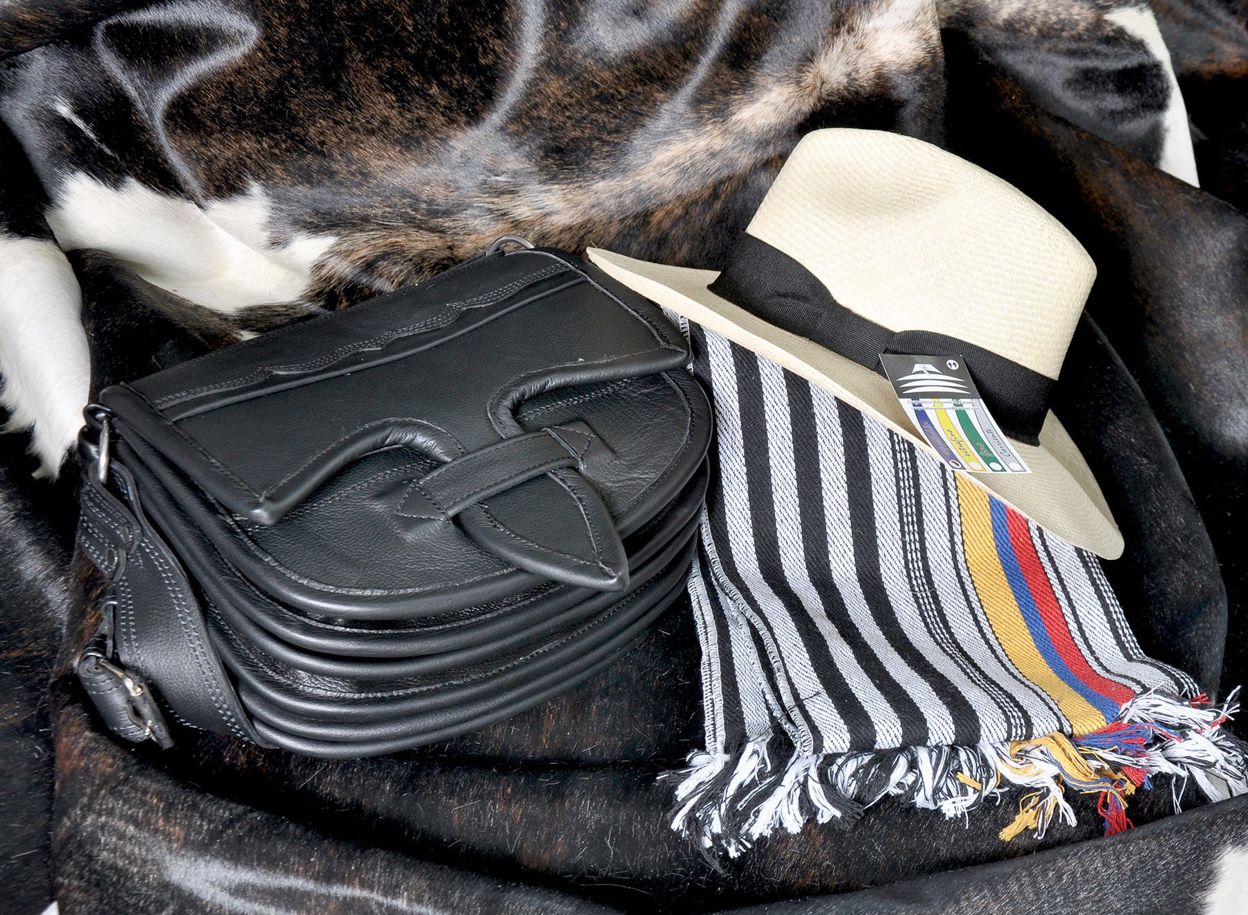 Black Carriel, Poncho and Aguadeño Hat